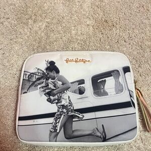 RARE FIND Lilly Pulitzer Black and White tech case/ Clutch Bag